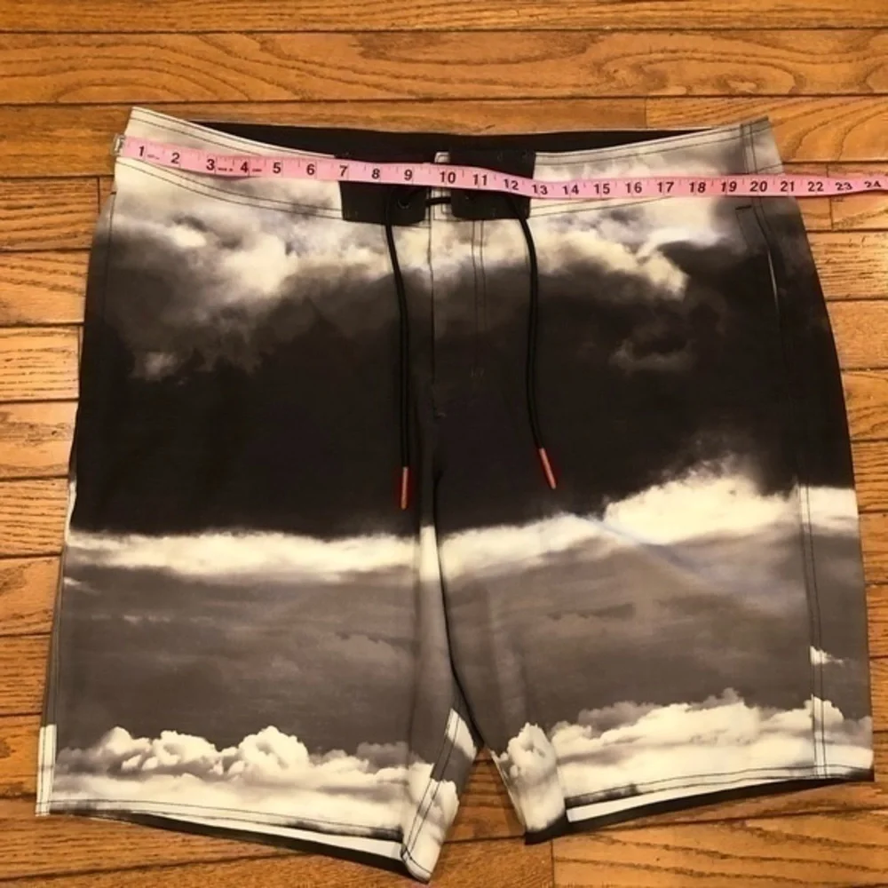 American Eagle Outfitters men’s swim shorts size extra large - Picture 6 of 7